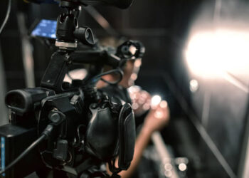 THE ESSENTIAL APPLICATIONS FOR YOUR HOLIDAYS