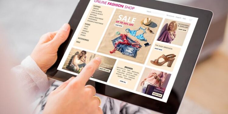 Top Benefits Of Buying Clothes Online